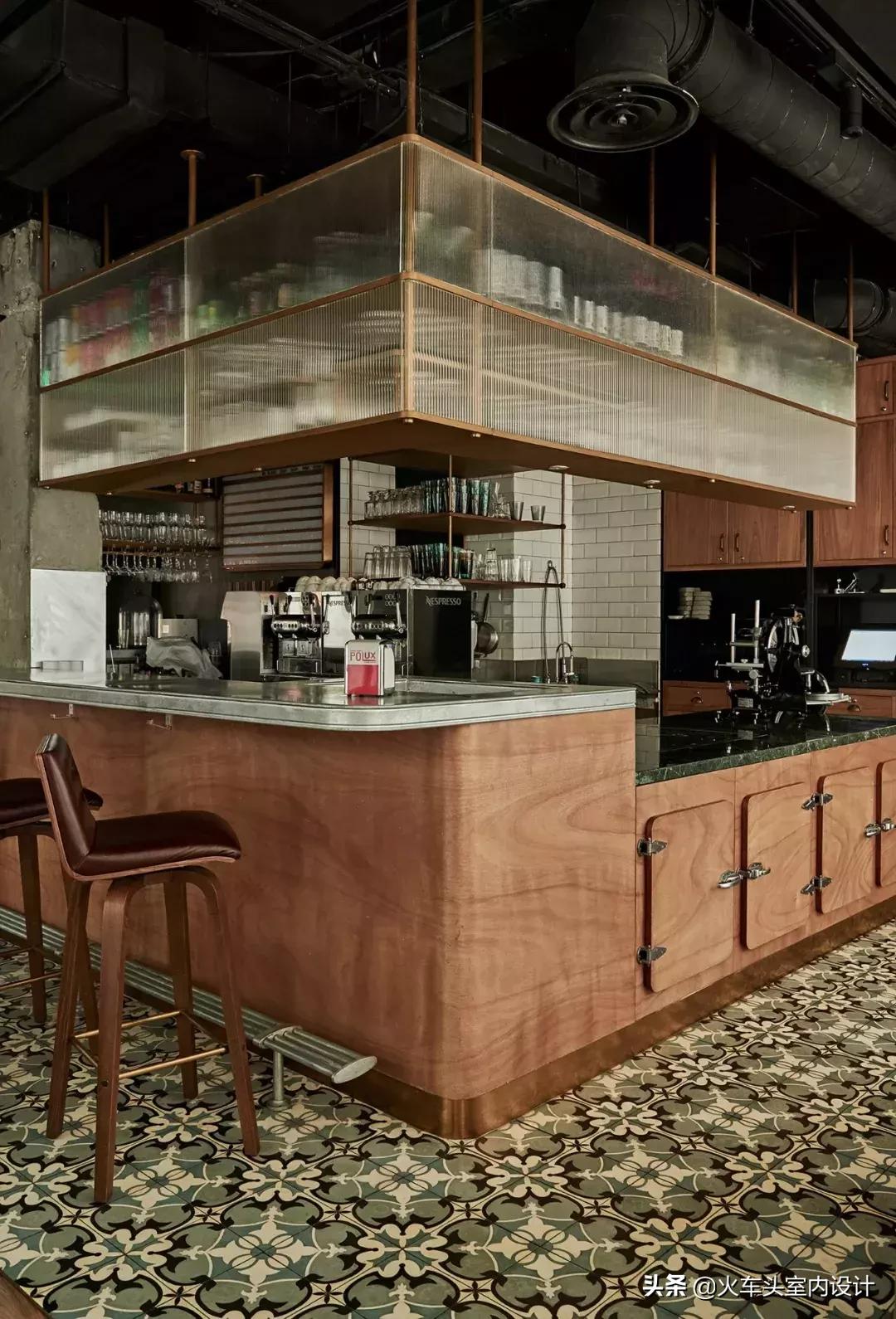 法式酒馆效果图,又潮又高端的酒馆设计