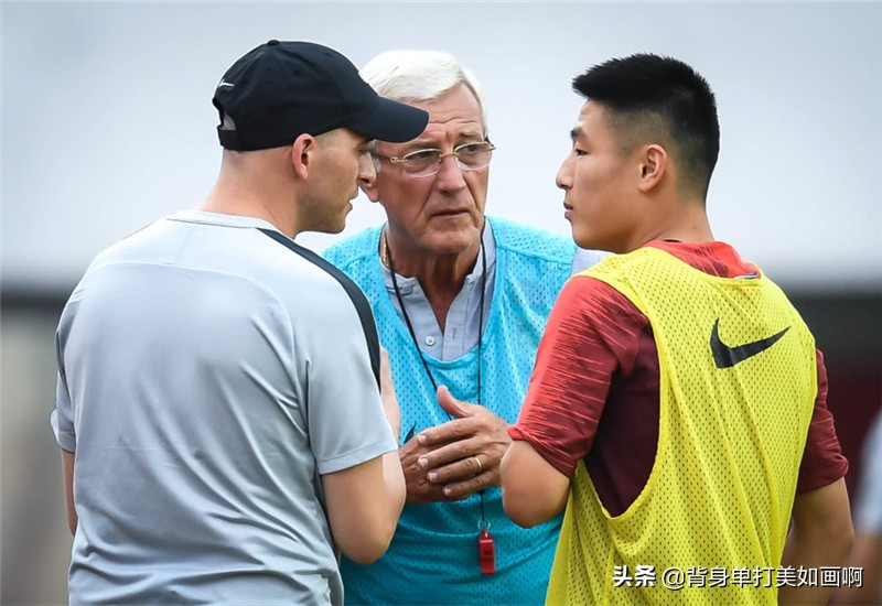 国足用啥阵型踢马尔代夫？有了艾克森这杆枪，里皮怎么排兵都舒服