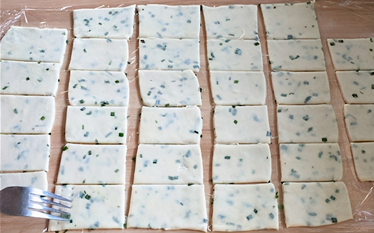 自制葱盐小饼干,咸香芝士苏打饼干