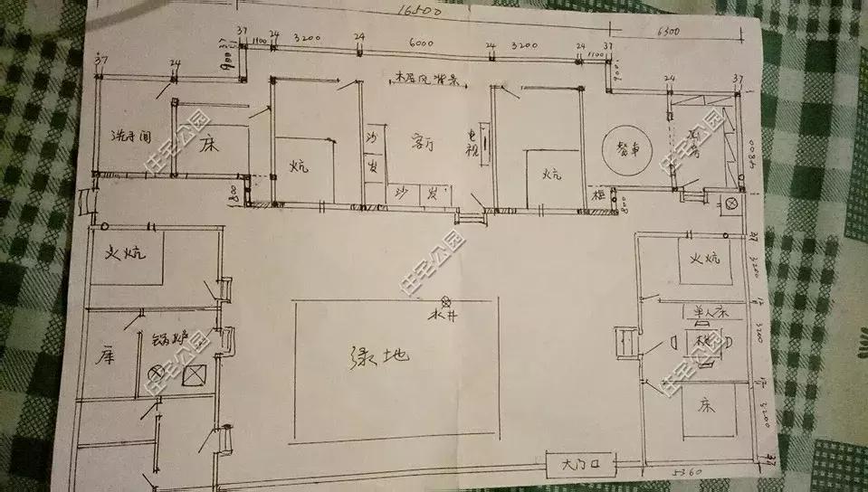 东北农村模块建房大火炕三合院,三合院一层有火炕