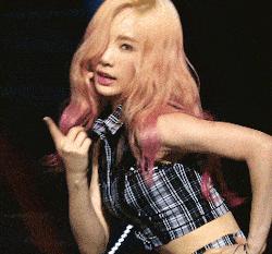 iphone怎么把屏幕调得更暗,怎么能使iphone屏幕亮度变得更暗