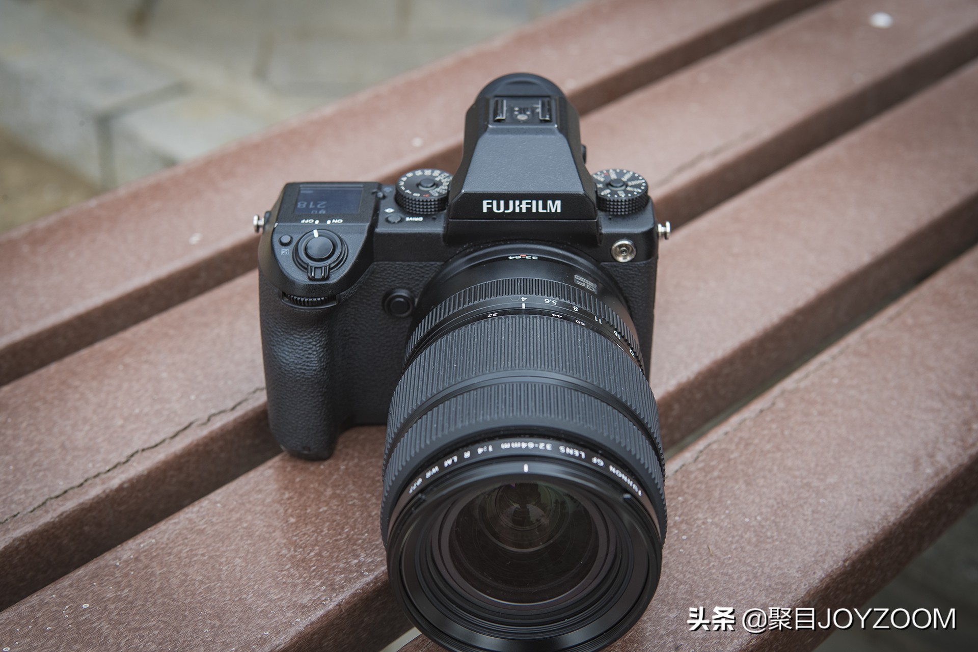 聚目体验丨底大一级真能压“死”人？佳能1DX2VS富士GFX50S