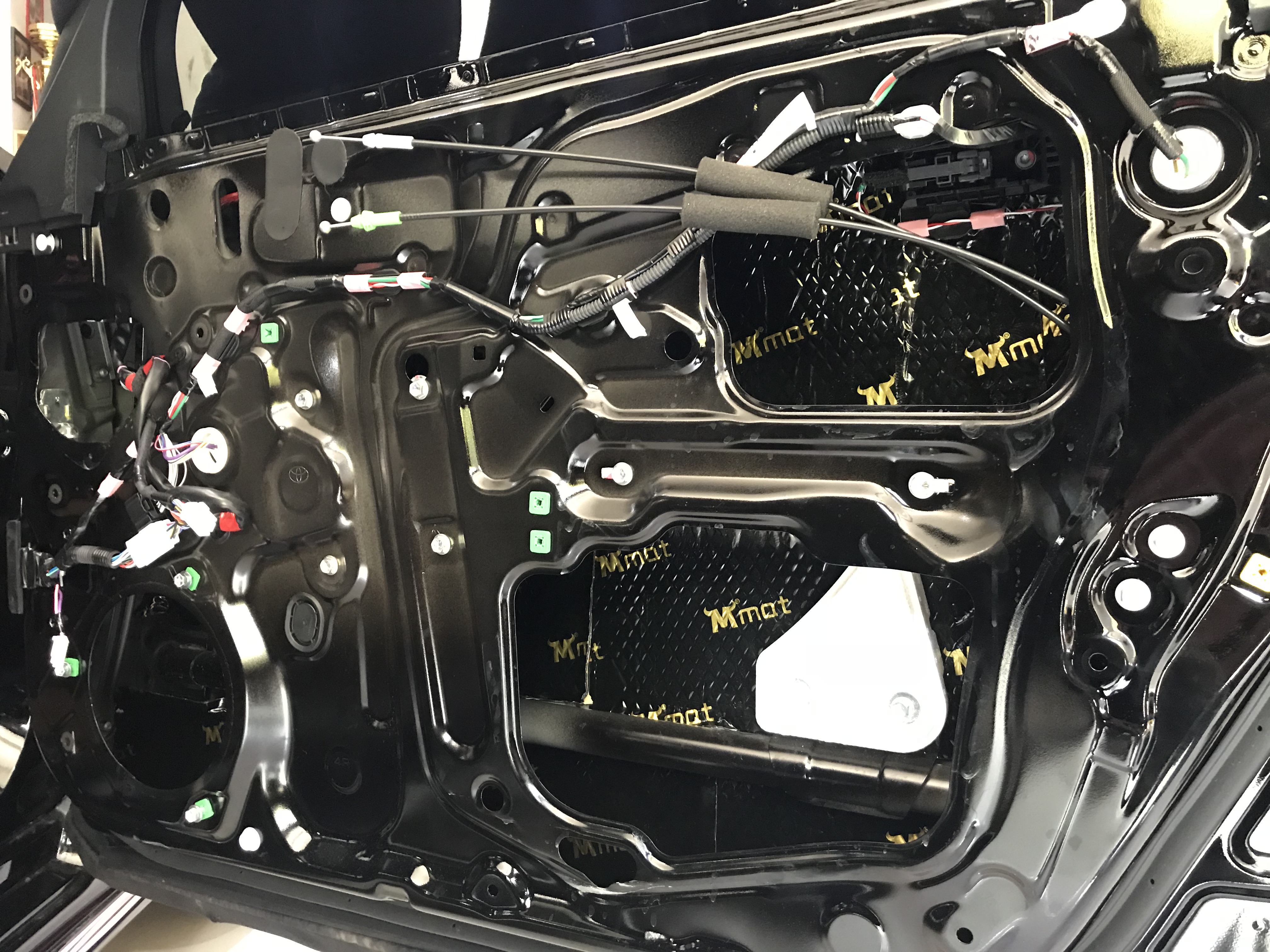 音皇丰田皇冠汽车音响改装桃木功放,视觉听觉双重享受