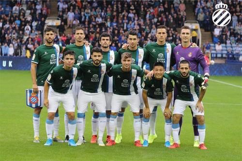 武磊绝平巴萨球迷怒吼,武磊攻破巴萨球门全场高喊武磊