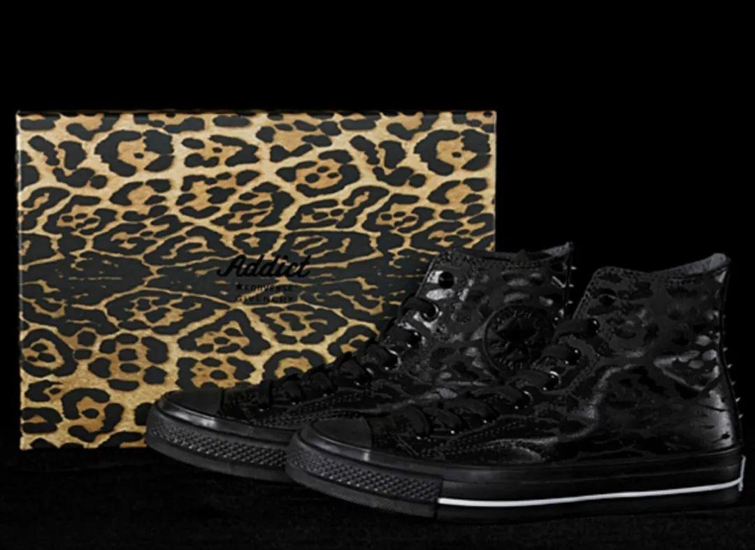 一双帆布鞋带你惊艳整个春夏,最近很火的一双蓝色帆布鞋