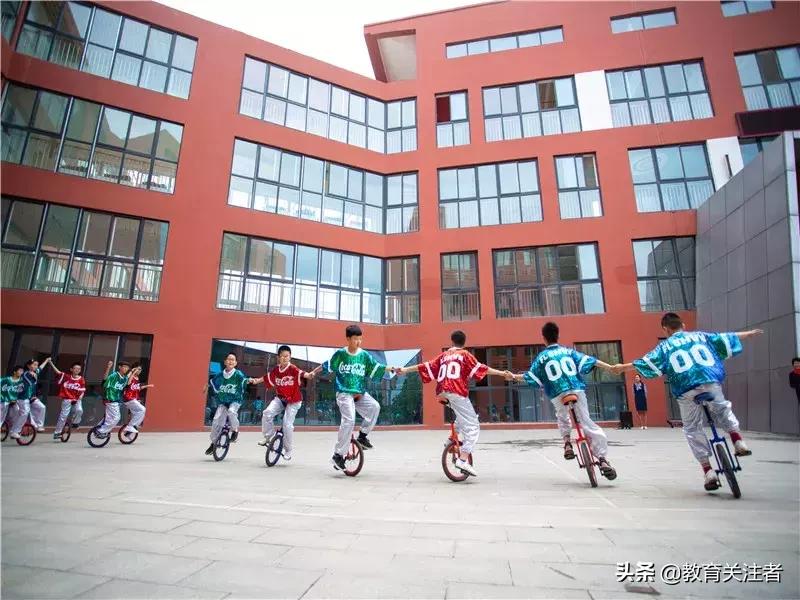 郑东新区昆丽河小学开学典礼,家国情怀校园