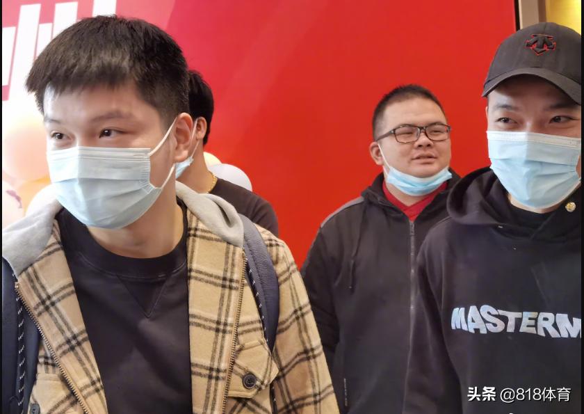 国乒队樊振东乒乓球包,国乒出征沙特樊振东