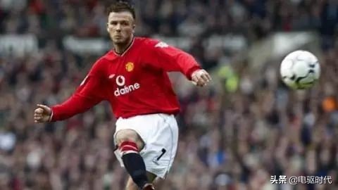 弧线球怎么才能踢出球速,如何拉出弧圈球