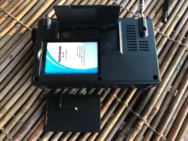 RADIWOWR-108一款全新的DSP短波便携式收音机，含航空和长波段