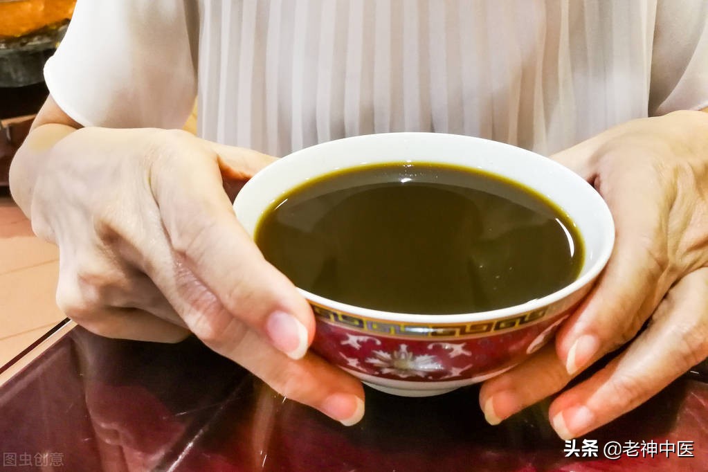 小儿肺炎治疗三天后突然发烧,孩子肺炎咳嗽厉害中药怎么治