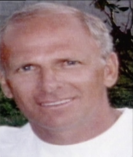 从黑帮成员变成打败毒枭的大英雄,从黑帮变成警察