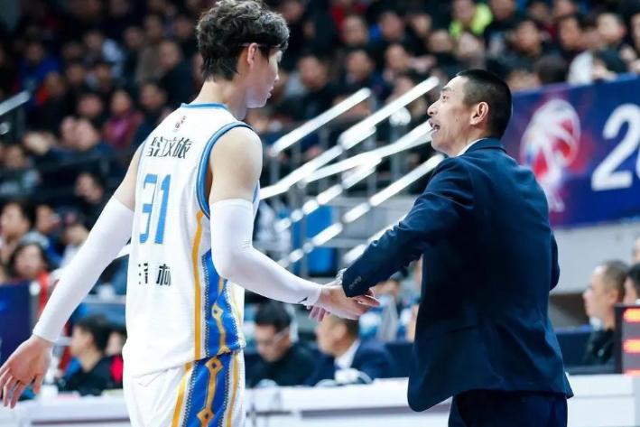 王哲林向杜锋请战,王泉泽王哲林