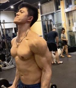 187cm游泳教练,186cm健身教练