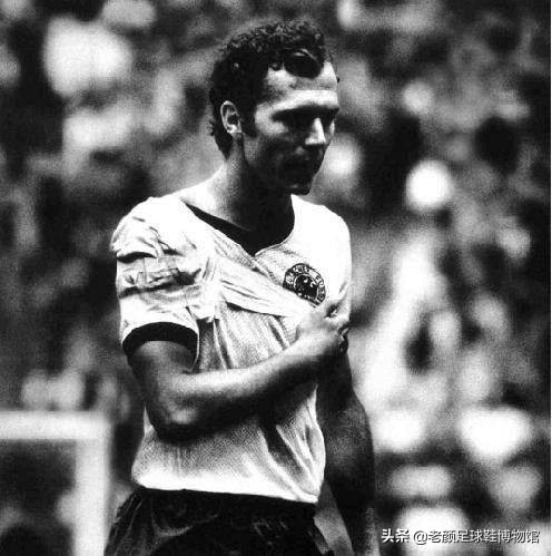 武磊肩伤面对两难选择，学萨拉赫竹篮打水，还是凯撒大帝名垂青史