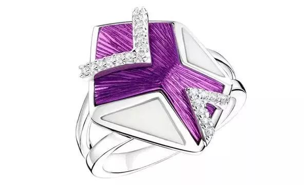 黄金和彩金一起放黄金会变色吗,彩金是18kgp会变色吗