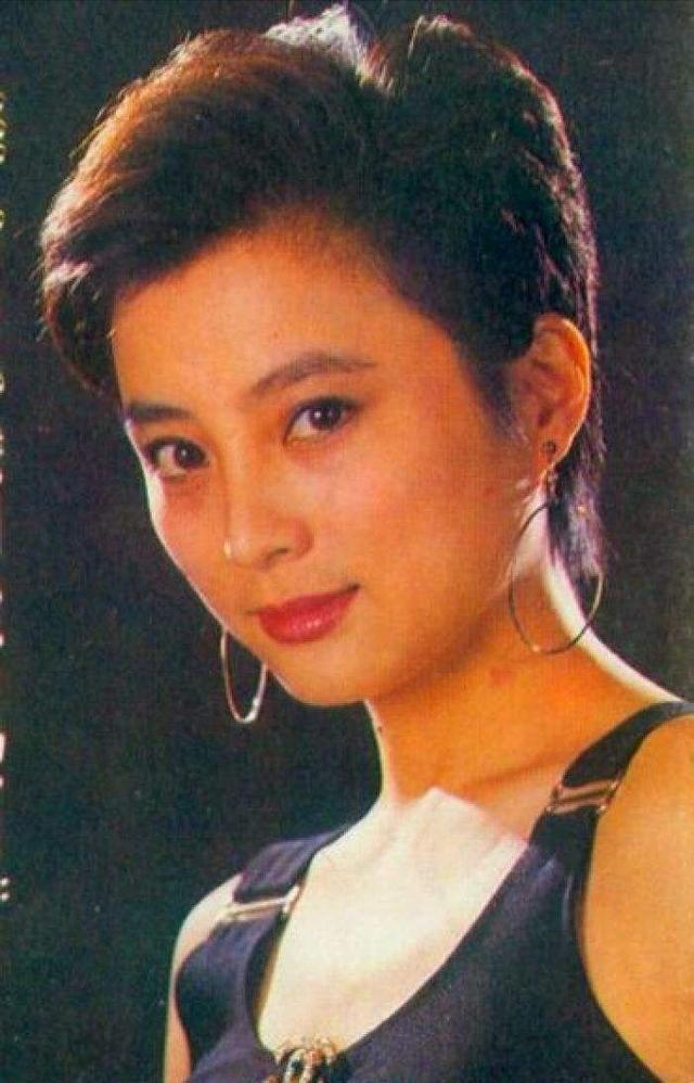 七位桃花眼女明星,带有桃花眼的女明星