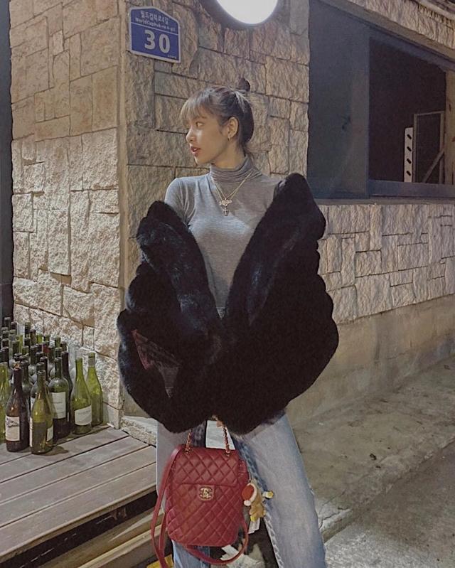 blackpink必备时尚穿搭,blackpink黑色风衣穿搭