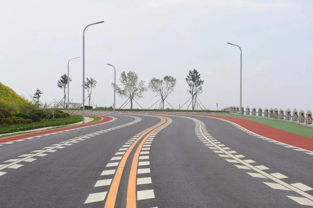 黄白虚线分不清小心你的驾驶证,这几种交通标志老司机都不会犯错