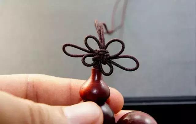 单绳隔珠打结视频教程,手串伸缩加珠绳打结法