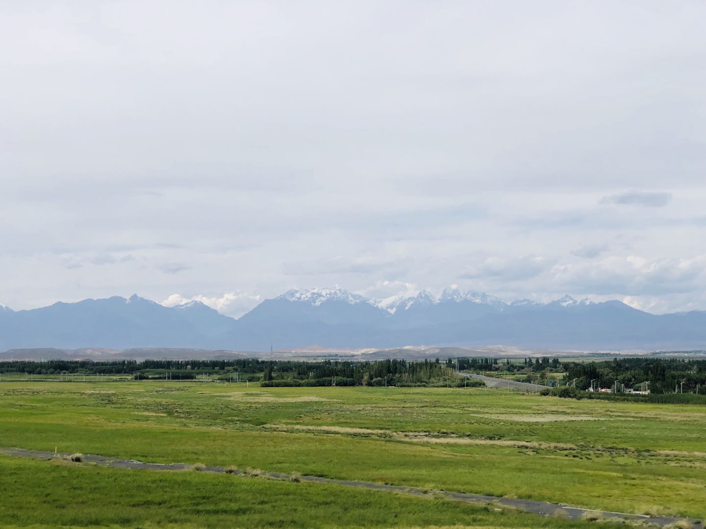 去了北疆还要去南疆吗,现在去南疆还是北疆好
