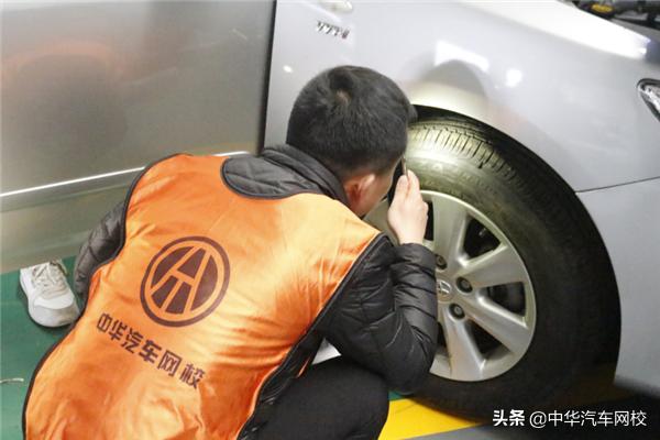 月薪三千和月薪3万的工种区别,汽修工月薪两万