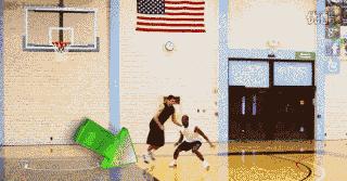 慢动作回放汤普森黑暗中投三分,汤普森运球11次得60分集锦