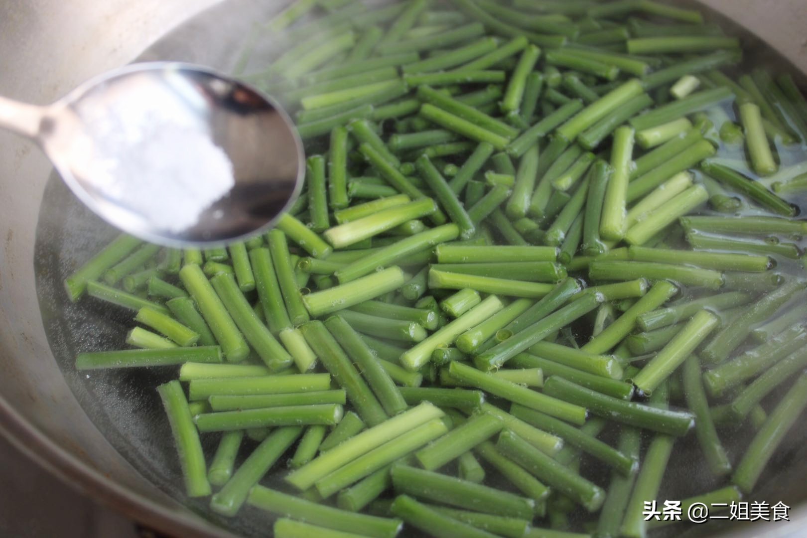 蒜苔炒完没味道,泡的糖醋蒜苔到最后怎么都会发蔫