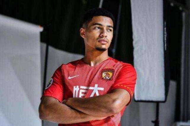 艾克森为什么没有入选国足名单,艾克森张琳芃