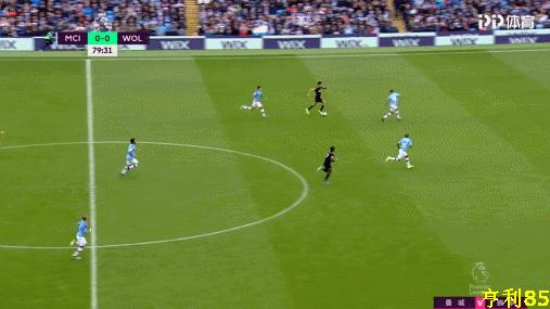 英超最强过人王，19岁曾被巴萨放弃，如今正在兑现自己的天赋