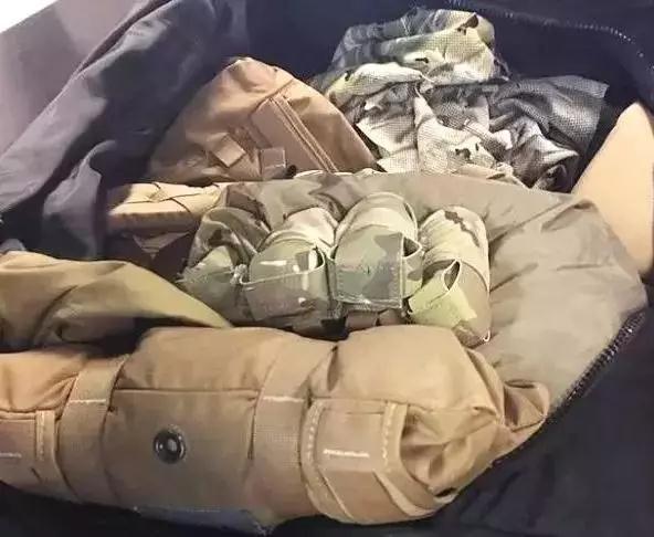 留学生海关安检被拒，CL的萝卜丁口红竟成凶器！