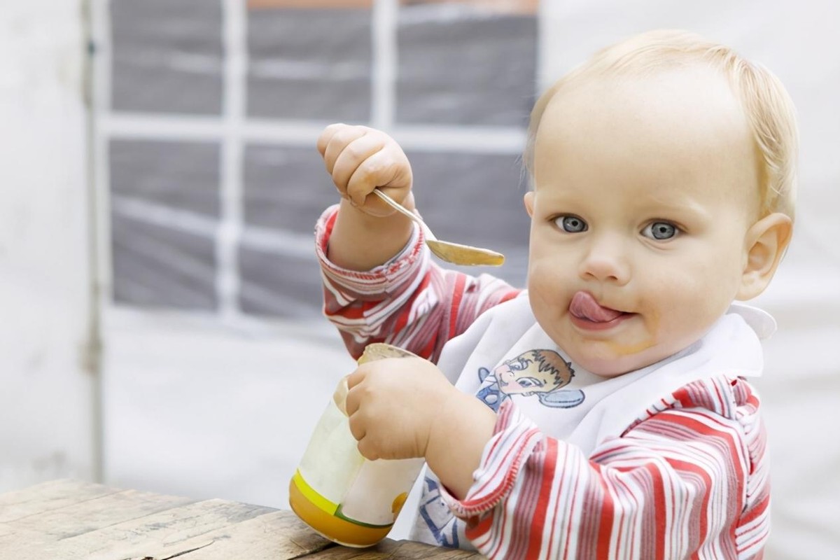 宝宝只喝奶不吃饭教育视频,怎样教育宝宝不吃饭喝奶