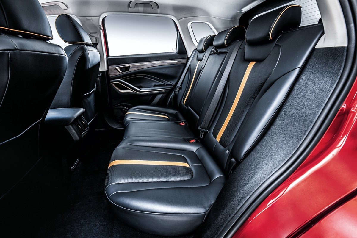 9.89-12.69万元，携手李宁羽毛球，奔腾T55正式跨界上市