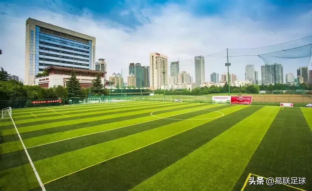 易联青训足球,易联梯队训练赛