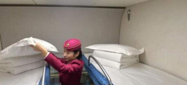 为什么女生坐火车时不能选下铺,为什么女性喜欢坐火车