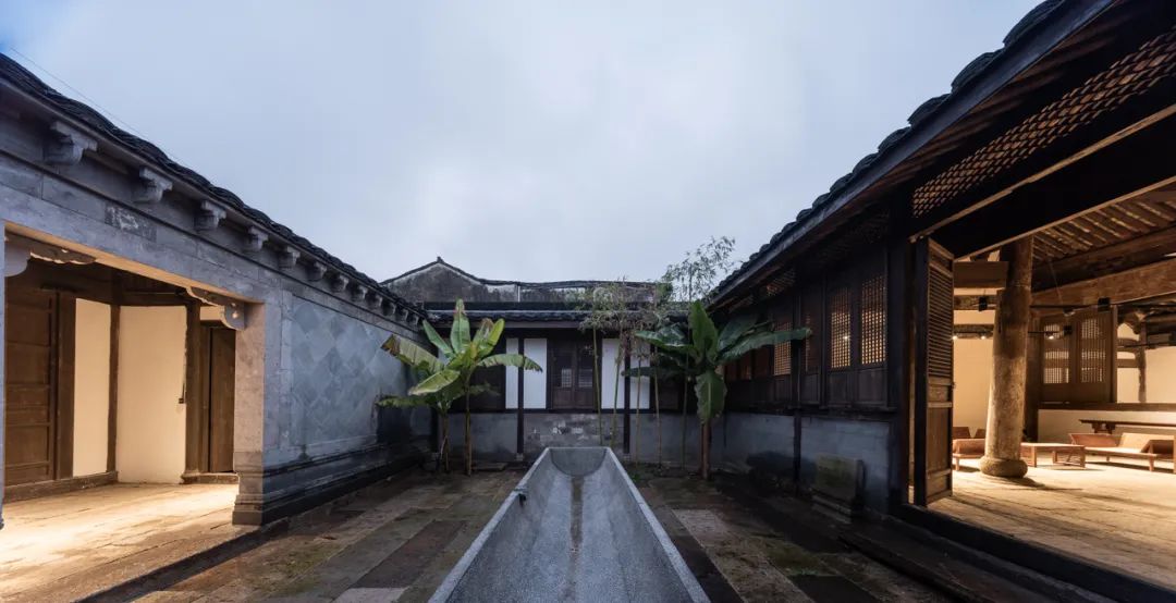 一对好友到绍兴改了3栋大宅，感叹：最高级的生活，在山水里