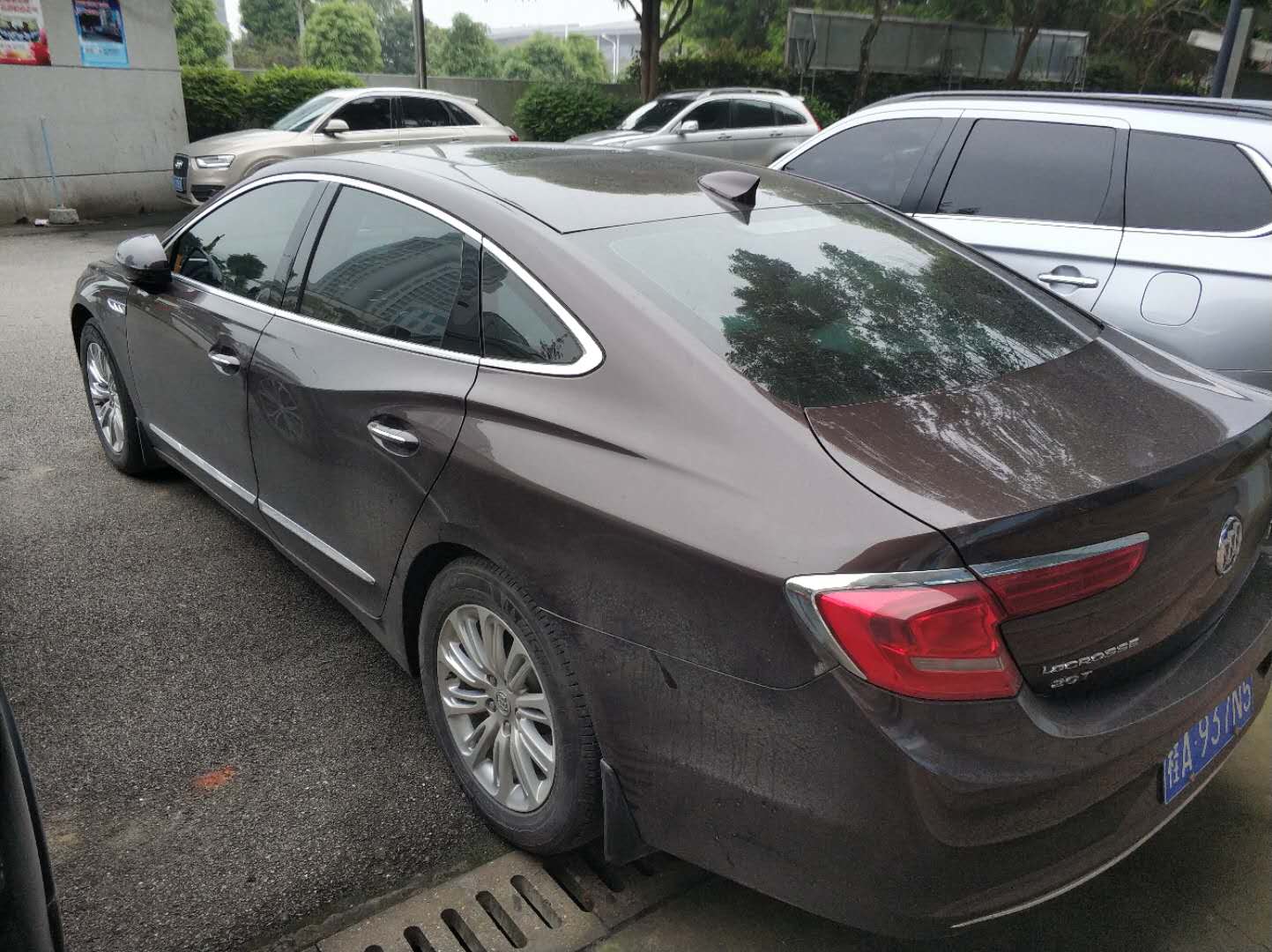 拍卖啦！别克君越，手慢无~