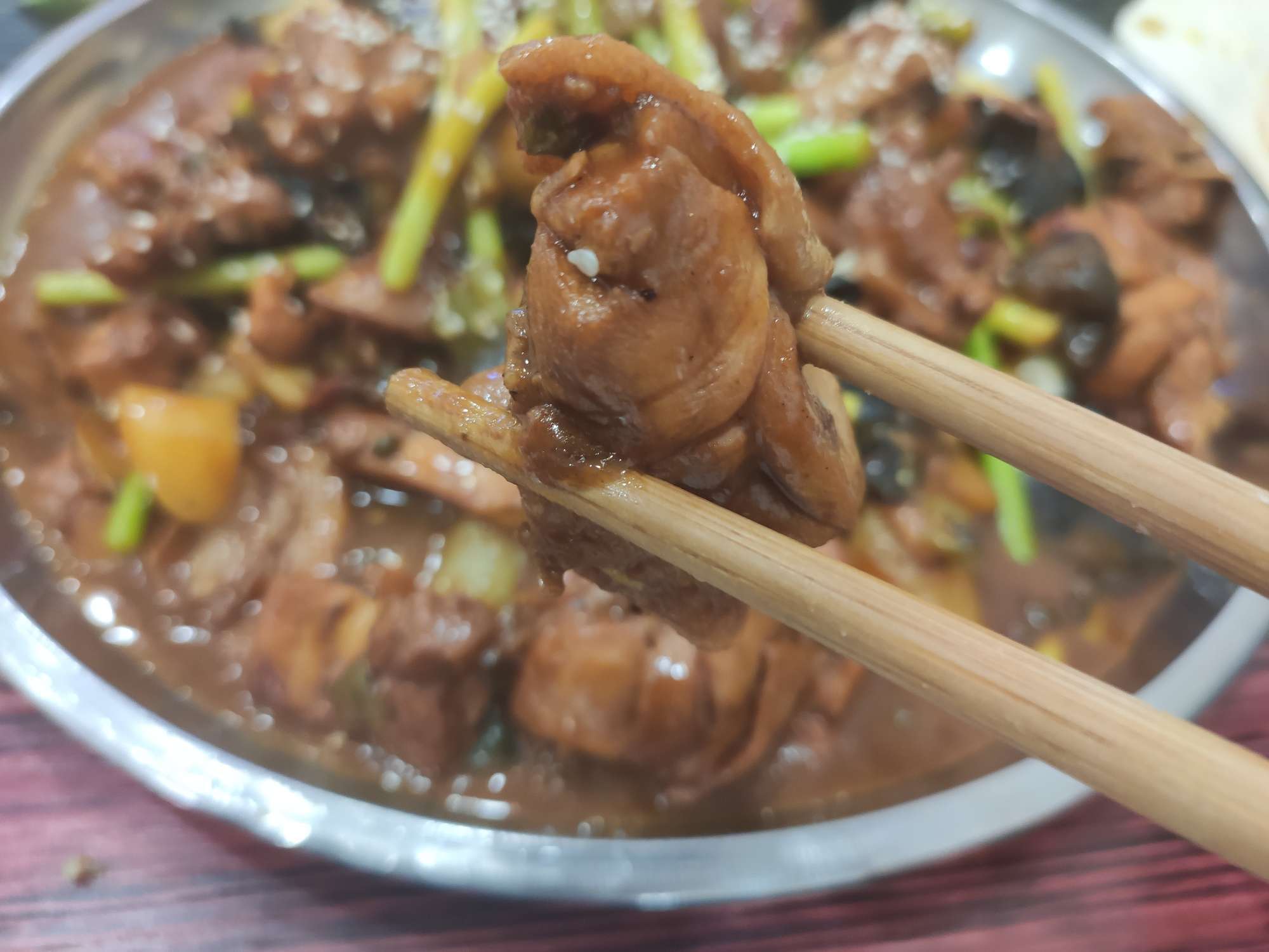 大吉大利，今天吃鸡，大学四年最好吃的大盘鸡与“西部大盘鸡”