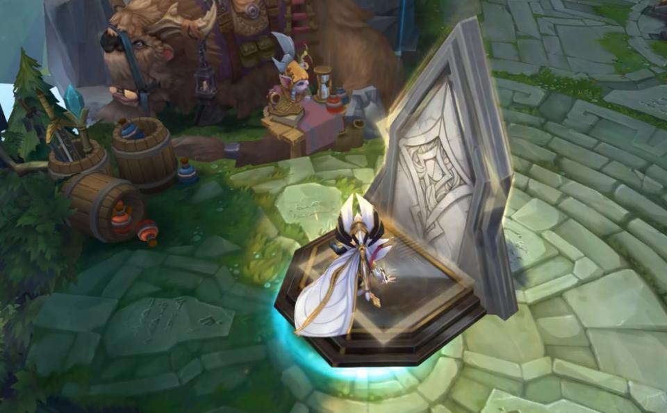 光明哨兵vn和灵魂莲华vn哪个好,联盟手游vn光明哨兵皮肤值得买吗