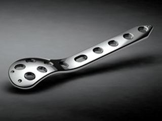 手术钢钉国产是什么材质的,进口的关节假体有两种吗