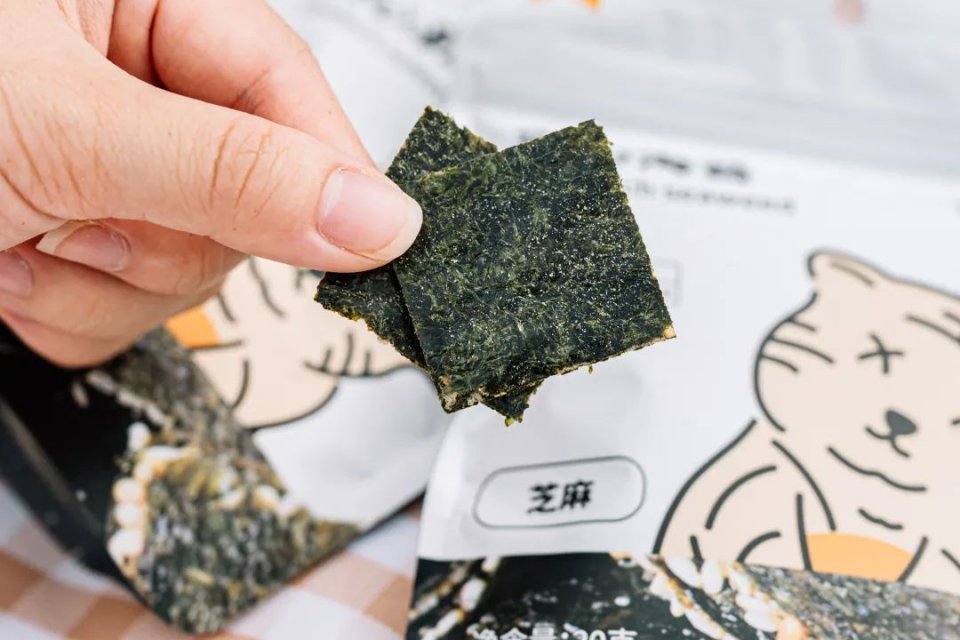 椰椰奶冻茶，会抖臀！1秒卖出1000+杯，有人开货拉拉来买…