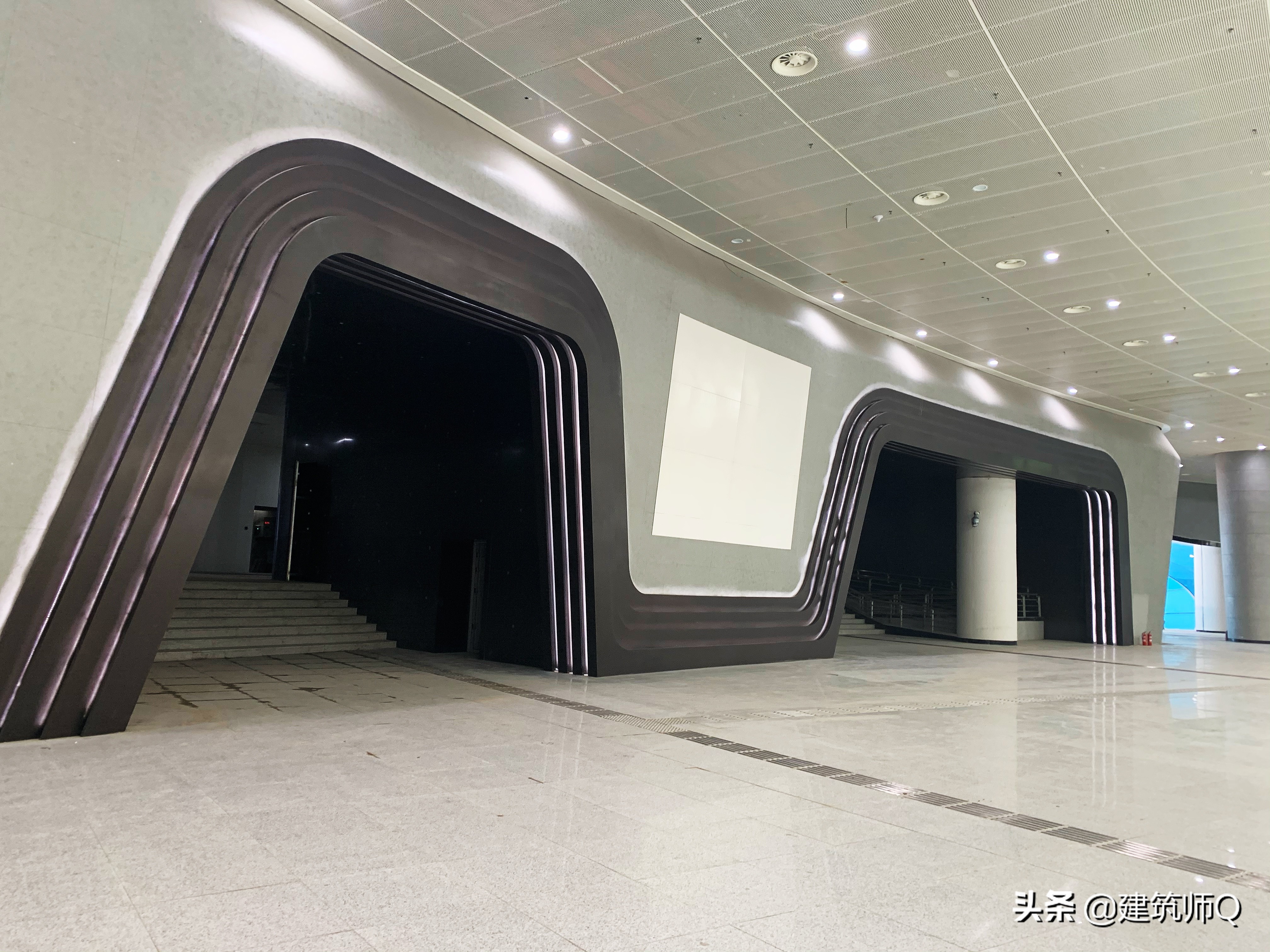 光谷地下综合体示意图,光谷综合体地下效果图