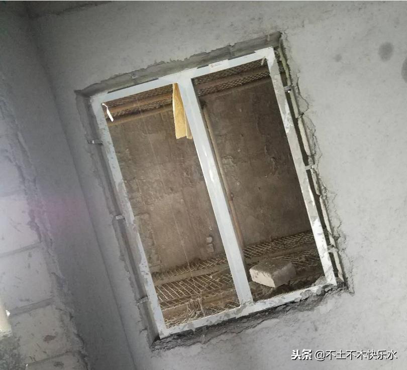 窗户防晒隔热玻璃膜贴内还是贴外,铝合金窗保护膜怎么处理