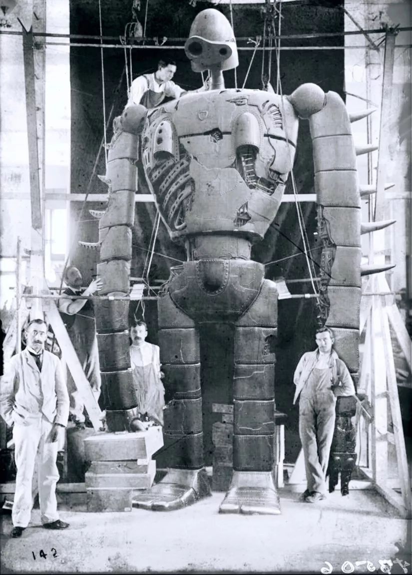 吉卜力动画风格特征,吉卜力电影片头龙猫原图