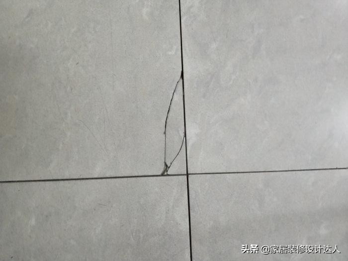 瓷砖怎么撬下来换新砖比较轻松,瓷砖太暗了想砸掉换新的