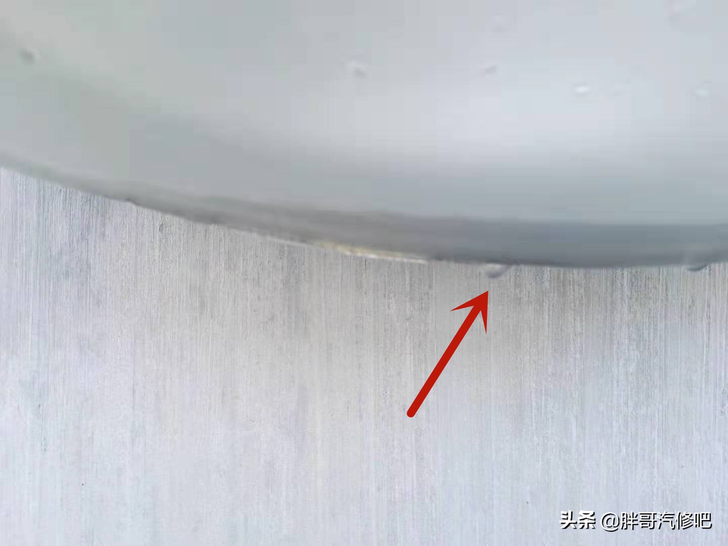 车灯发黄家用方法,大灯漏水发黄怎么补