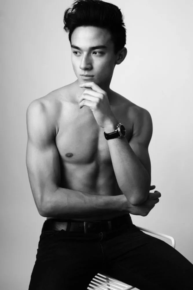 香奈儿御用男模特,香奈儿最帅男模