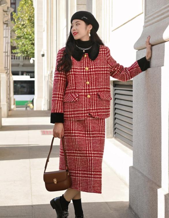 没想到穿上服装也可以这么美,白色套装这样穿美爆了