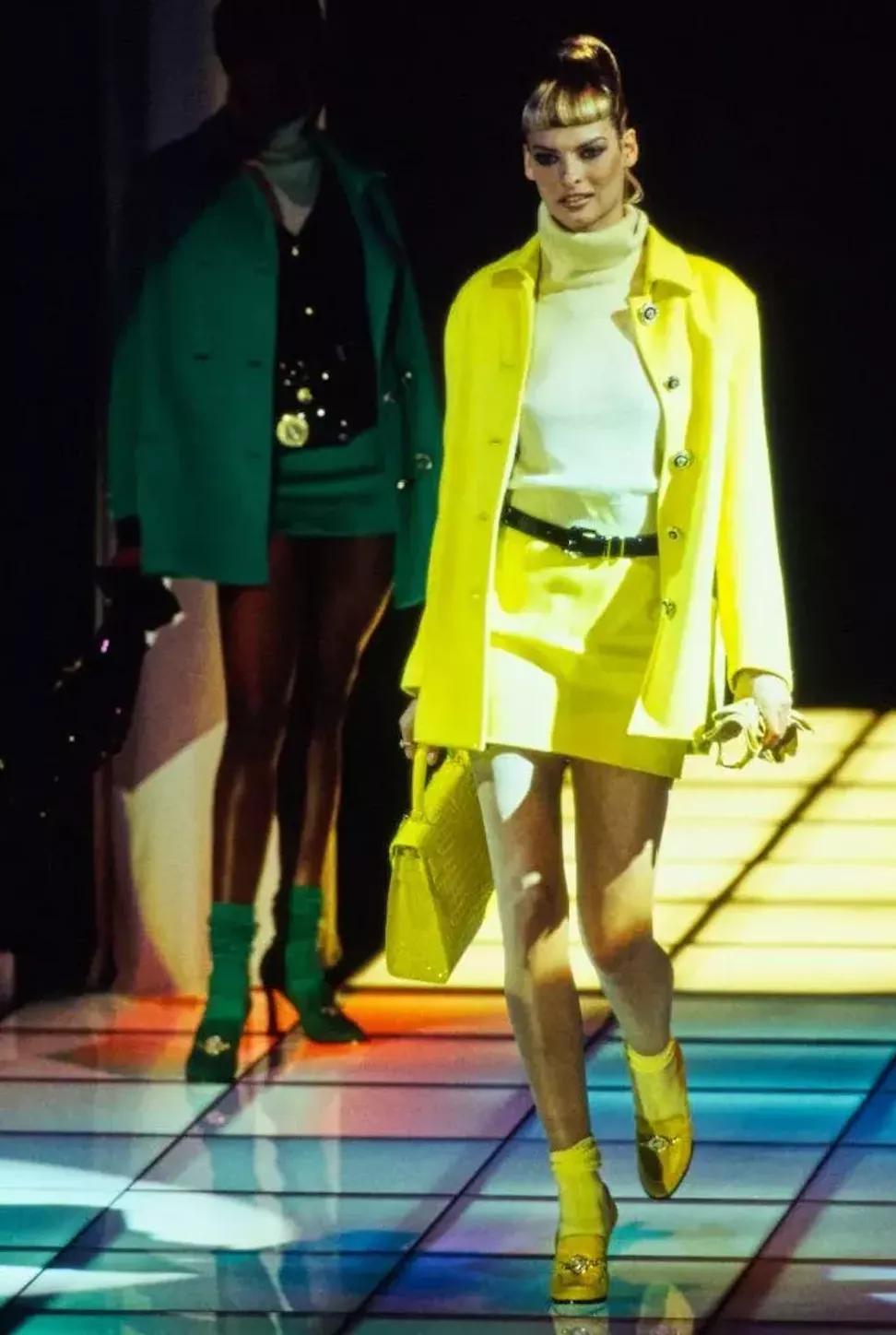 顶流女明星整容,顶流女星整容后回国复仇全集