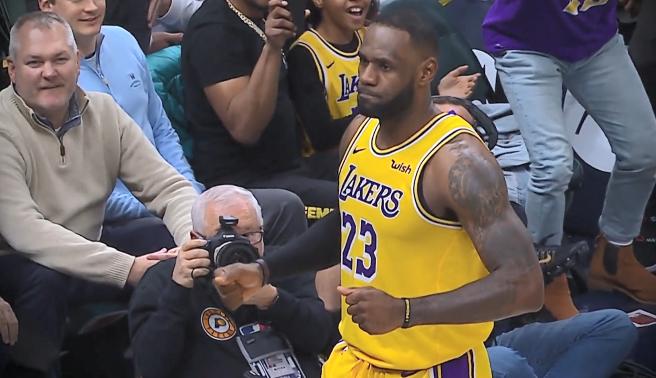 韦世豪足协杯头球中柱,亚洲杯韦世豪对日本比赛进球