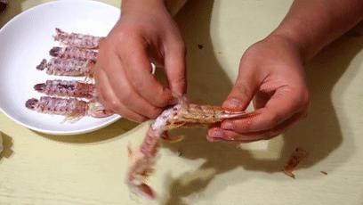 皮皮虾脱壳小妙招,皮皮虾如何脱壳